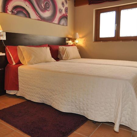 Hostal De Cabrit Sant Mateu Exterior foto